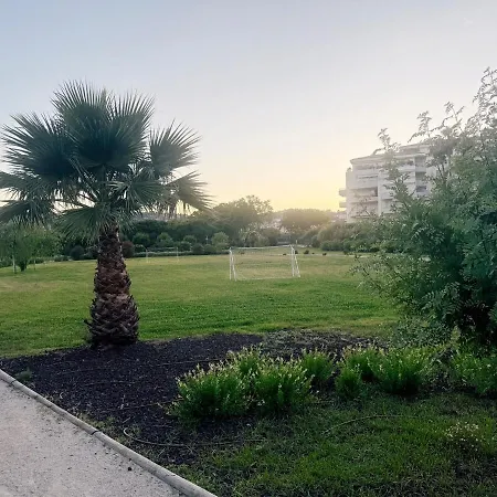 Spacious Seaside With Garden & Sea-view