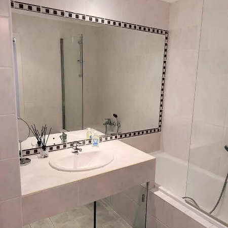 Spacious Seaside With Garden & Sea-view * Antibes