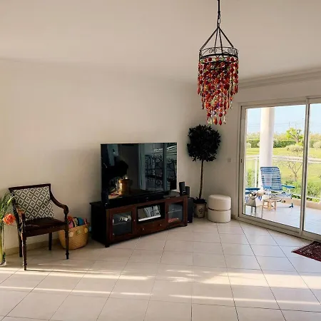 Spacious Seaside With Garden & Sea-view