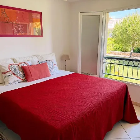 Spacious Seaside With Garden & Sea-view Appartement *