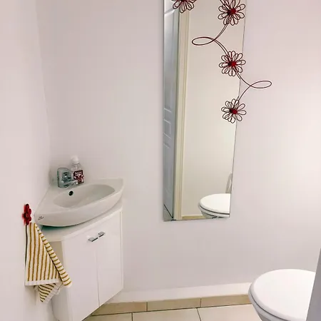 Appartement Spacious Seaside With Garden & Sea-view Antibes