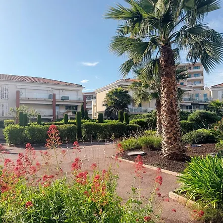 Spacious Seaside With Garden & Sea-view Appartement *