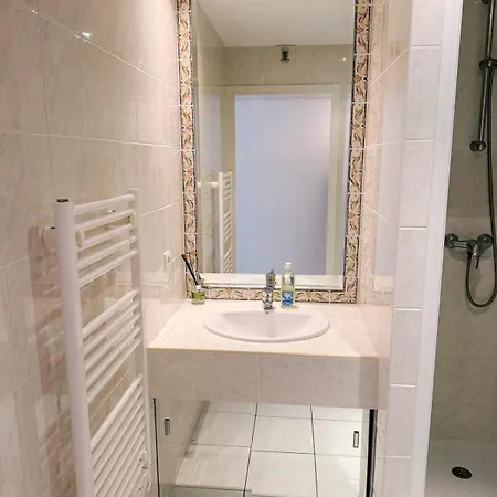 Spacious Seaside With Garden & Sea-view Appartement Antibes